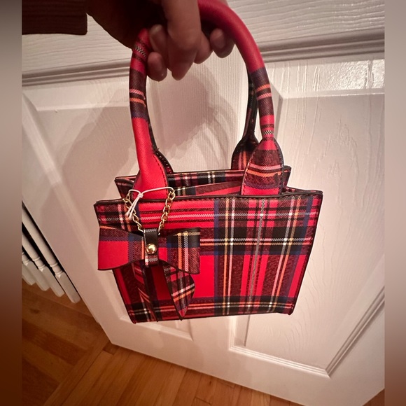 GIRLS NWT RED PLAID PURSE with detachable long strap - Picture 4 of 4